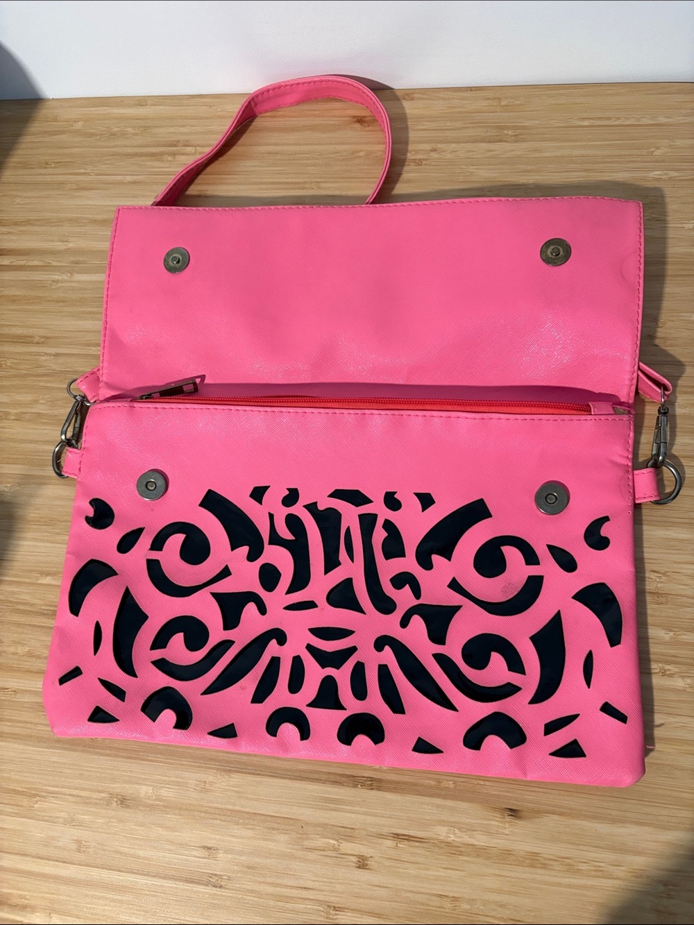 Pink & Black Laser-Cut Foldover Crossbody Envelope Purse Bag Retro - Picture 2 of 10